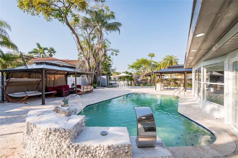 3 bedroom Single Family Residence at 1772 INDIAN ROCKS ROAD, HARBOR HILLS 1ST ADD, LARGO — photo 3