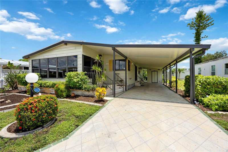 2 bedroom Manufactured Home at 141 Rarotonga Road, Lazy River Mhp, North Port — photo 1