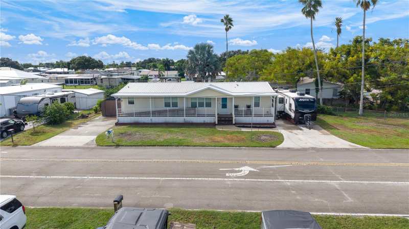 3 bedroom Manufactured Home at 1836 SE 32nd Street, Taylor Crk Isles Sec 03, Okeechobee — photo 1