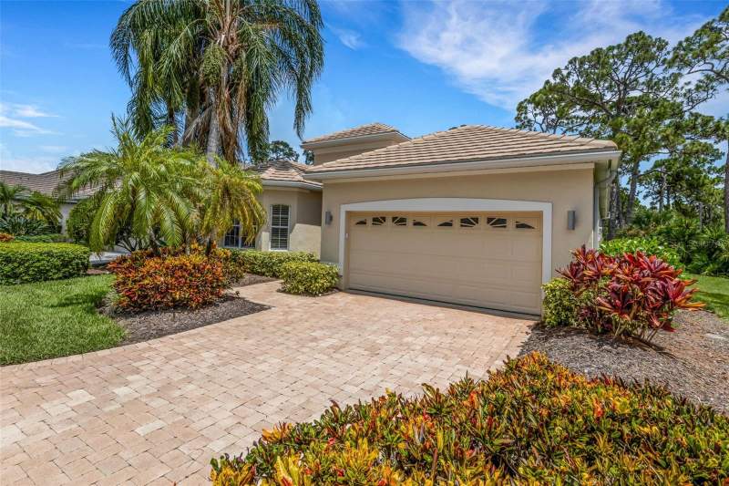 3 bedroom Single Family Residence at 299 Turquoise Lane, Oaks, Osprey — photo 2