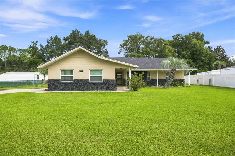 3711 SW 25TH PLACE