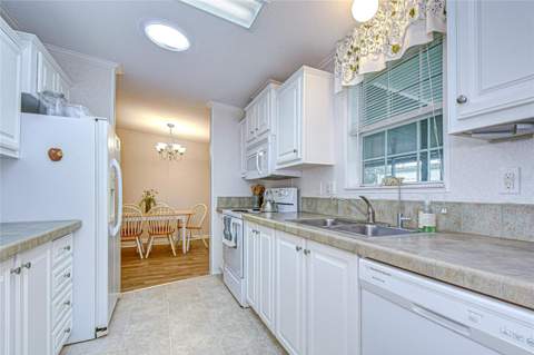 3337 Dawns Dell, Zephyrhills FL - photo 11 of 69