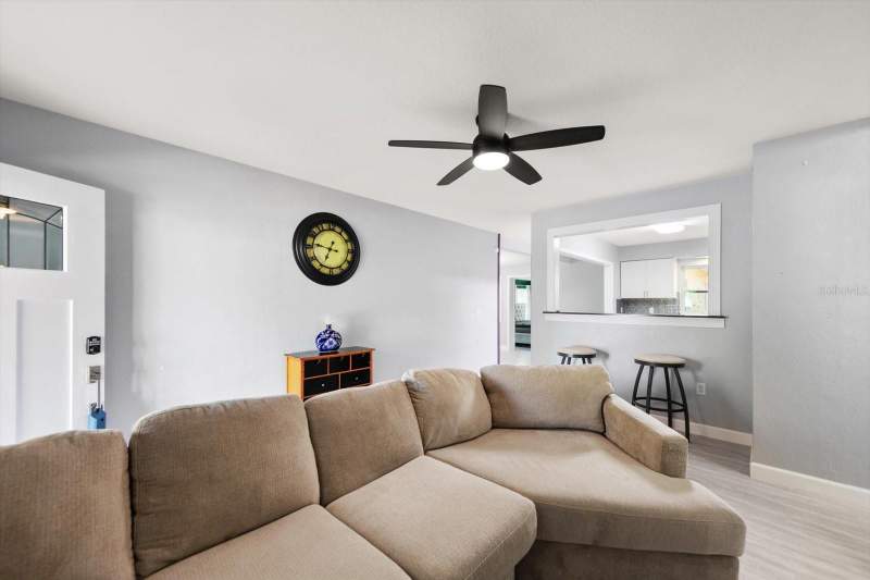 3 bedroom Single Family Residence at 611 11th Street, Lucymar 5th Add, Largo — photo 4