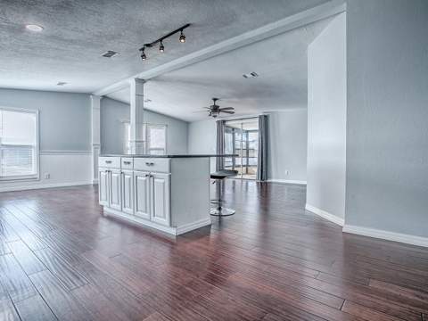 518 Saint Andrews Boulevard, Lady Lake FL - photo 8 of 44