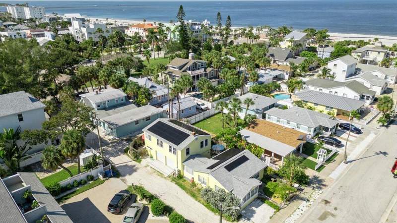 5 bedroom Single Family Residence at 102 11th Avenue, Morey Beach, St Pete Beach — photo 2