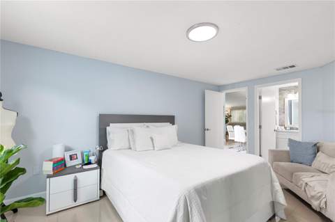 10112 Enchanted Oaks Court, Tampa FL - photo 14 of 36