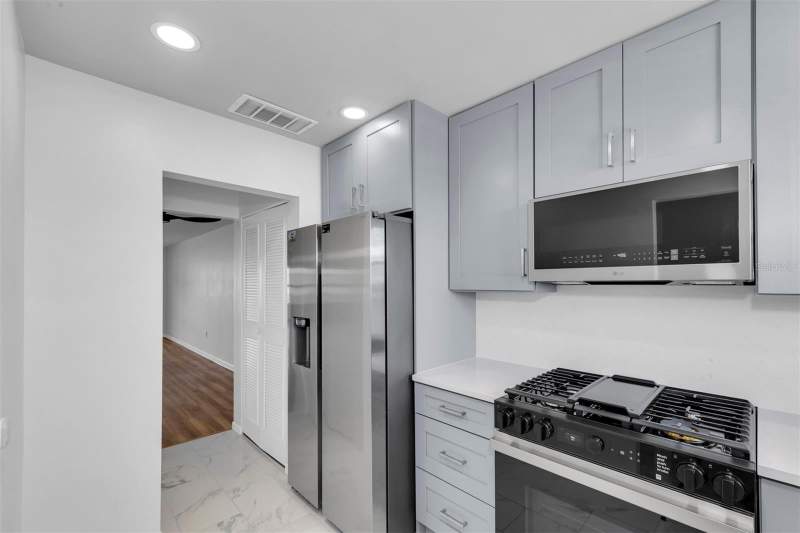 1 bedroom Condominium at 3128 59th Street #303, Town Shores Of Gulfport, Gulfport — photo 5