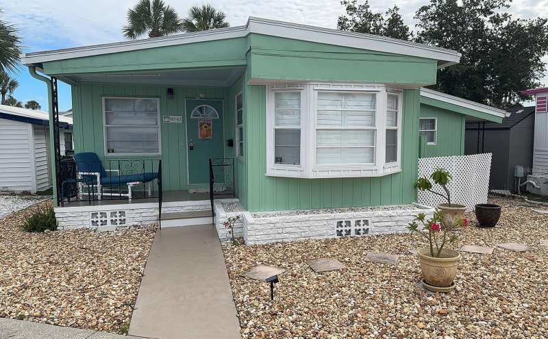 1 bedroom Mobile Home at 4851 W Gandy Boulevard #B7L43, Regency Cove A Cooperative, Tampa — photo 1