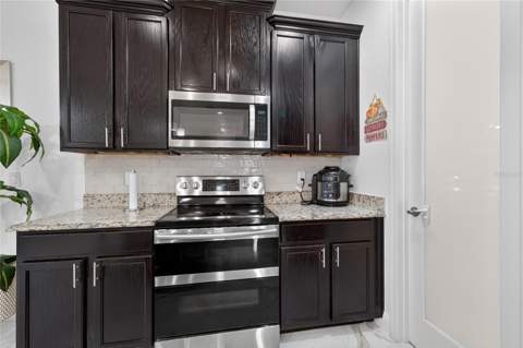 2527 Nouveau Way, Kissimmee FL - photo 13 of 60