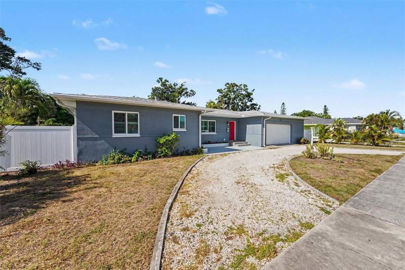 3 bedroom Single Family Residence at 4660 22nd Avenue, West Shadow Lawn, St Petersburg — photo 3