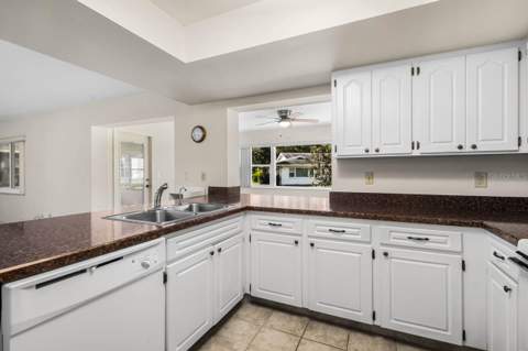 2109 Harleston Place, Sun City Center FL - photo 12 of 65