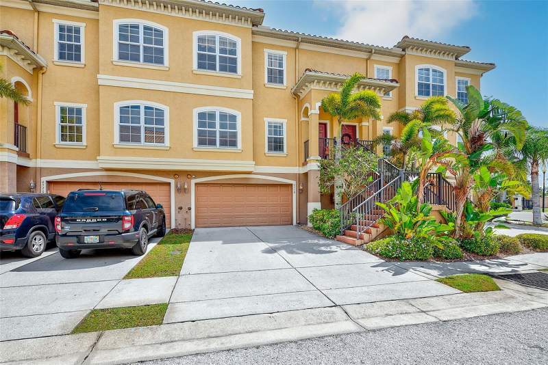 3 bedroom Townhouse at 6518 Sand Shore Lane, Reserve At Sea Forest, New Port Richey — photo 2