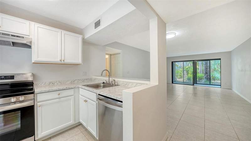 1 bedroom Condominium at 1720 Glenhouse Drive #326, Pelican Cove Xiv, Sarasota — photo 3