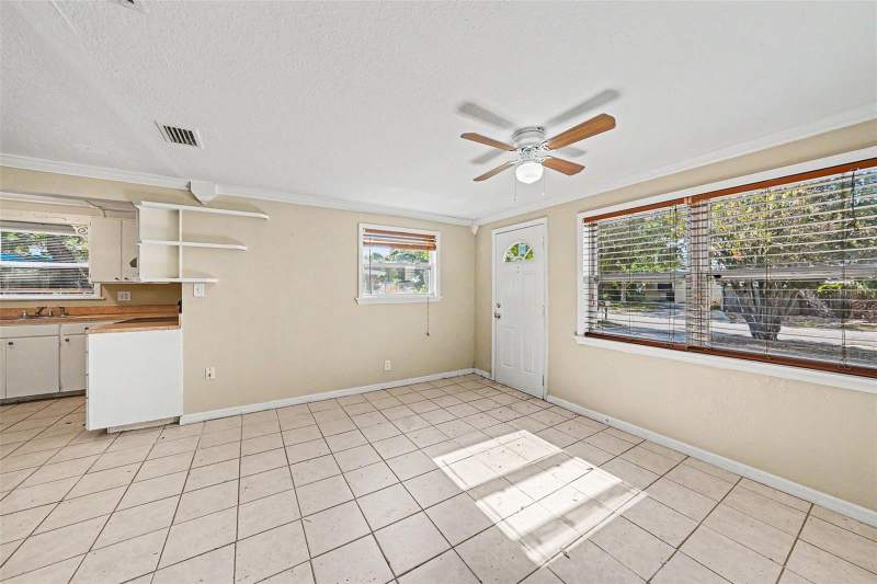 3 bedroom Single Family Residence at 10118 114th Terrace, Orange Lake Village, Largo — photo 4