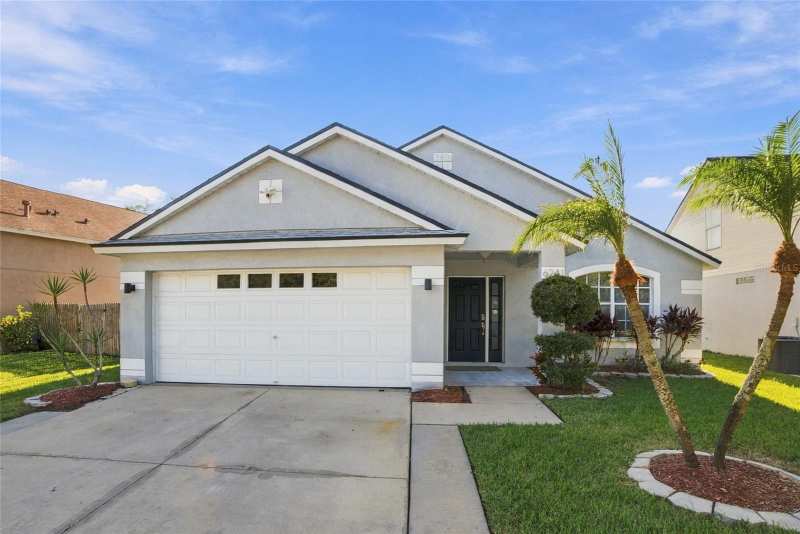 4 bedroom Single Family Residence at 6241 Crickethollow Drive, Bloomingdale Ridge, Riverview — photo 1