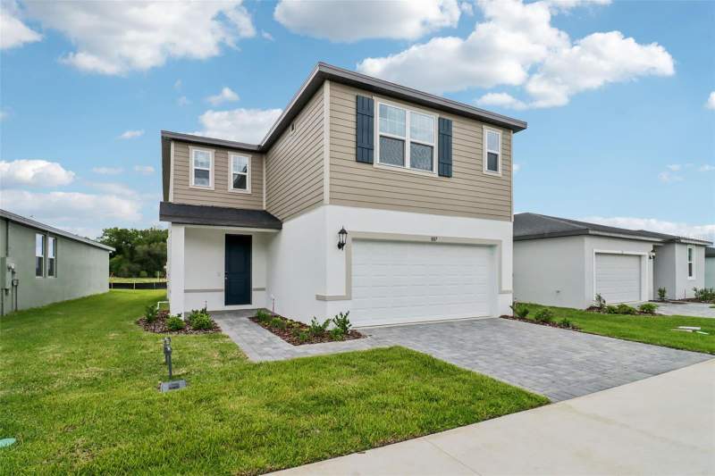 4 bedroom Single Family Residence at 807 Sunshower Drive, The Reserve At Hammock Oaks, Lady Lake — photo 2