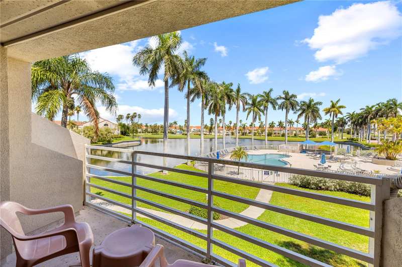 2 bedroom Condominium at 6100 Bahia Del Mar Circle #206, Vista Verde West, St Petersburg — photo 1