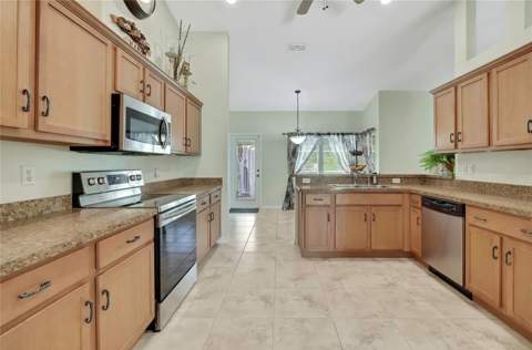 15157 Duck Hawk Road, Weeki Wachee FL - photo 10 of 48