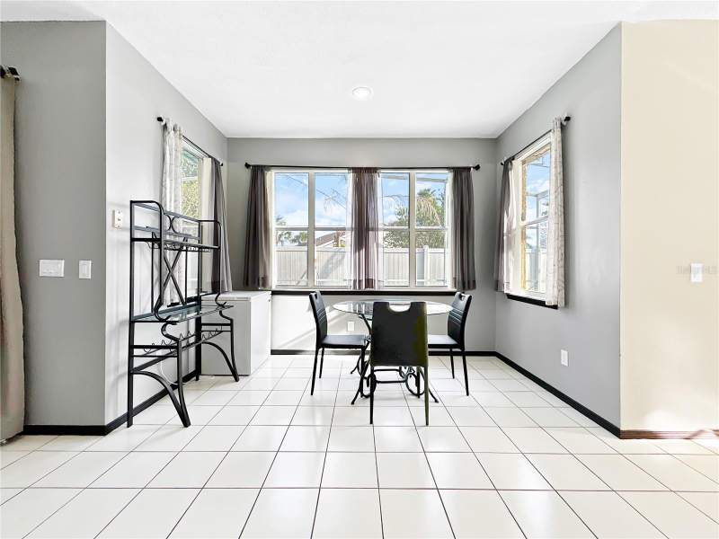4 bedroom Single Family Residence at 1606 Wood Violet Drive, Forrest Ridge, Orlando — photo 4