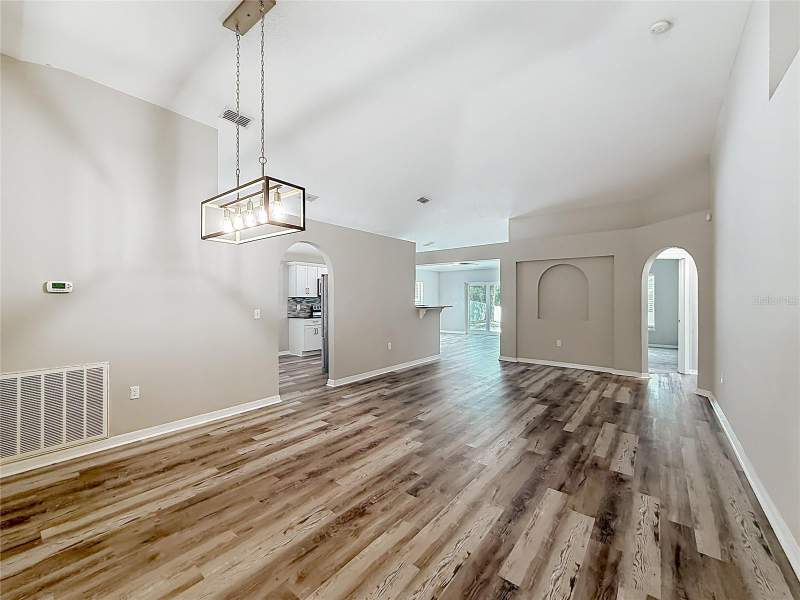 4 bedroom Single Family Residence at 31806 PARKDALE DRIVE, PARK HILL SUB, LEESBURG — photo 4