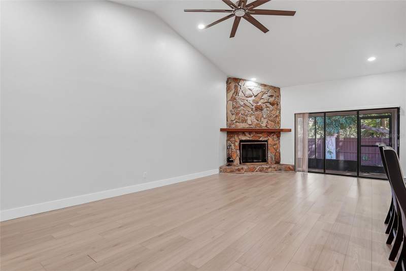 3 bedroom Villa at 9942 LAKE SEMINOLE DRIVE, LAKE SEMINOLE VILLAGE, LARGO — photo 5