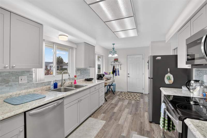 2 bedroom Single Family Residence at 809 Oakmont Avenue, Del Webbs Sun City Florida Un, Sun City Center — photo 3