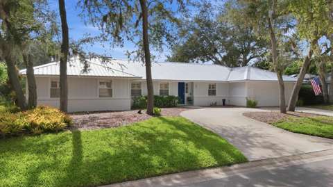 5505 Beneva Woods Circle, home for sale in Sarasota 34233