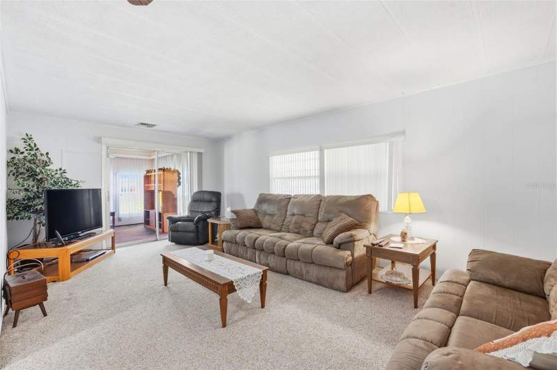 2 bedroom Manufactured Home at 3321 Chatford Drive, Tanglewood Mobile Village, Holiday — photo 5