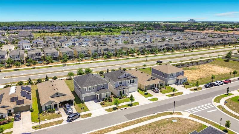 4 bedroom Single Family Residence at 795 Overpool Avenue, Bellaviva Ph 1, Davenport — photo 3