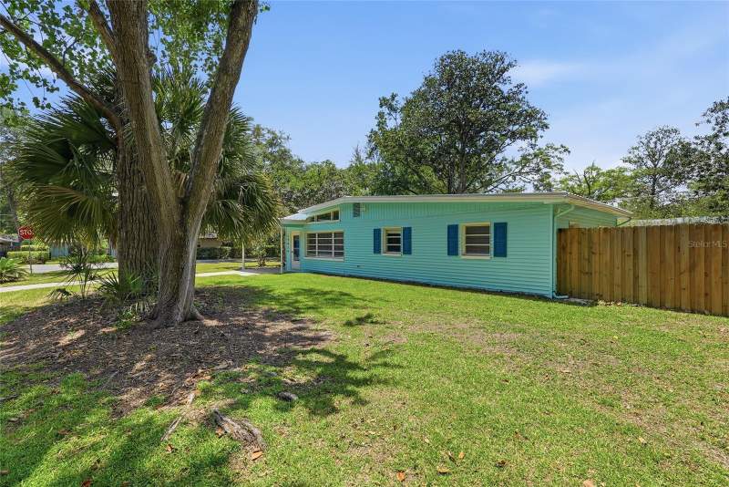 3 bedroom Single Family Residence at 1702 NW 38th Drive, Sunnybrook Estates, Gainesville — photo 2