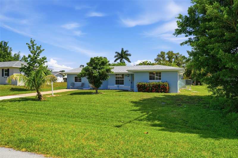 3 bedroom Single Family Residence at 700 Dolphin Parkway, Charlotte Park, Punta Gorda — photo 1