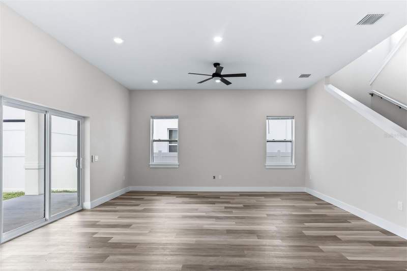 6 bedroom Single Family Residence at 816 46th Avenue, Euclid Manor, St Petersburg — photo 5