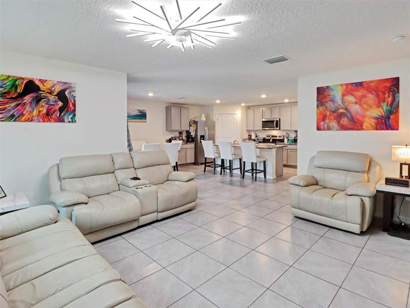 4 bedroom Single Family Residence at 1202 Tahitian Sunrise Drive, North Park Isle Ph 1B 1C & 1D, Plant City — photo 3