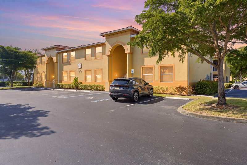 3 bedroom Condominium at 4259 Bellasol Circle #2013, Bellasol Condo 05 Ph 03, Fort Myers — photo 1