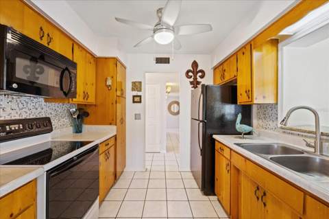 12510 Noreast Lake Drive, Tampa FL - photo 18 of 43