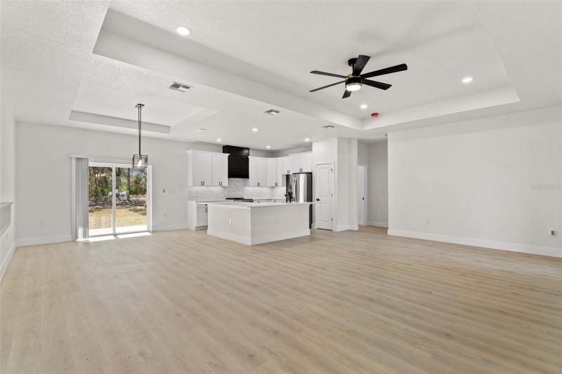 4 bedroom Single Family Residence at 10439 Gypsy Avenue, Royal Highlands, Weeki Wachee — photo 4