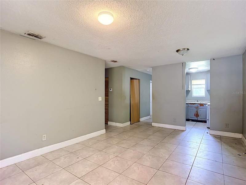 3 bedroom Single Family Residence at 2705 E 22nd Avenue, Campobello Blocks 31 To 45, Tampa — photo 4