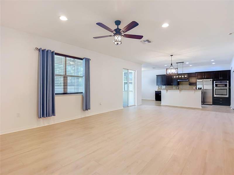 4 bedroom Single Family Residence at 1113 Canyon Oaks Drive, Emerald Oaks, Brandon — photo 2