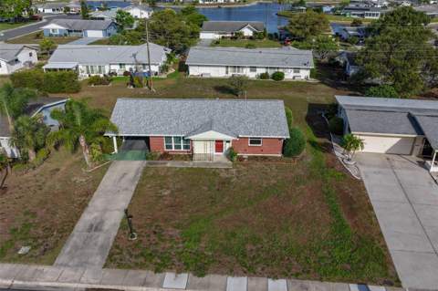 1216 Valley Forge Boulevard, Sun City Center FL - photo 6 of 35