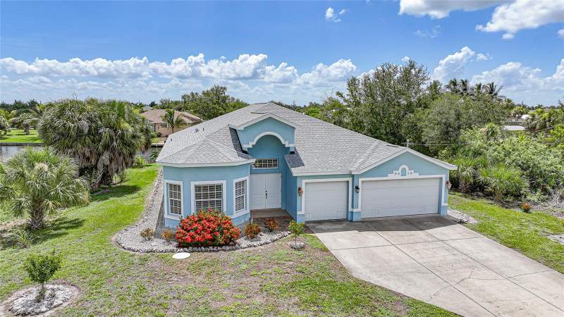 4 bedroom Single Family Residence at 9436 President Circle, Port Charlotte Sec 071, Port Charlotte — photo 2
