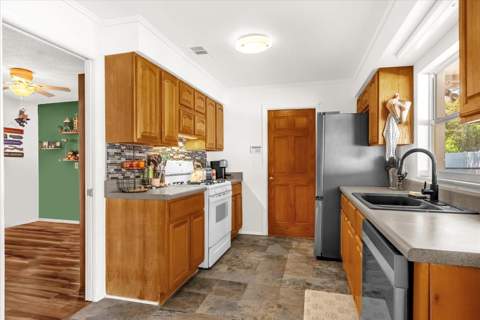 623 Swallow Drive, Casselberry FL - photo 10 of 34