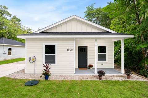 1508 NE 6Th Avenue, home for sale in Gainesville 32641