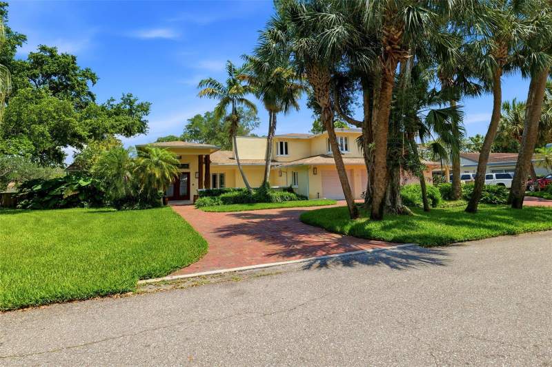 4 bedroom Single Family Residence at 6000 2nd Street, Bahama Beach Rep, St Petersburg — photo 2