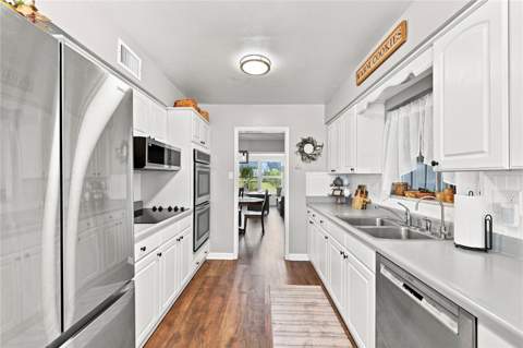 1405 Hacienda Drive, Sun City Center FL - photo 16 of 48