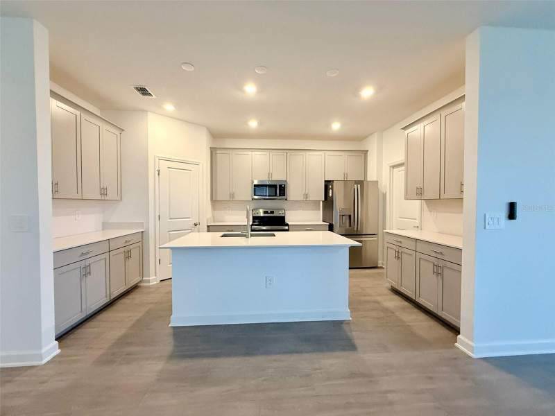 4 bedroom Single Family Residence at 2410 Relaxing Lane, Tohoqua Ph 3, Kissimmee — photo 4