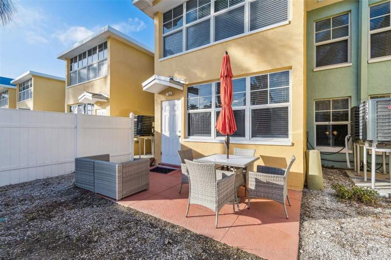 1 bedroom Condo - Hotel at 19417 Gulf Boulevard #F107, Barefoot Beach Resort Of Indian Shores, Indian Rocks Beach — photo 3