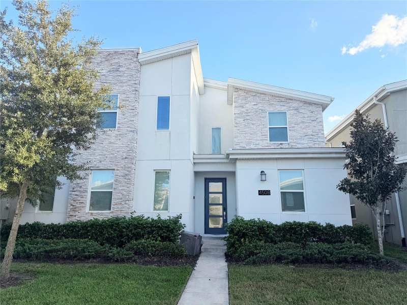 8 bedroom Single Family Residence at 4508 Target Boulevard, Cove At Storey Lake II, Kissimmee — photo 1