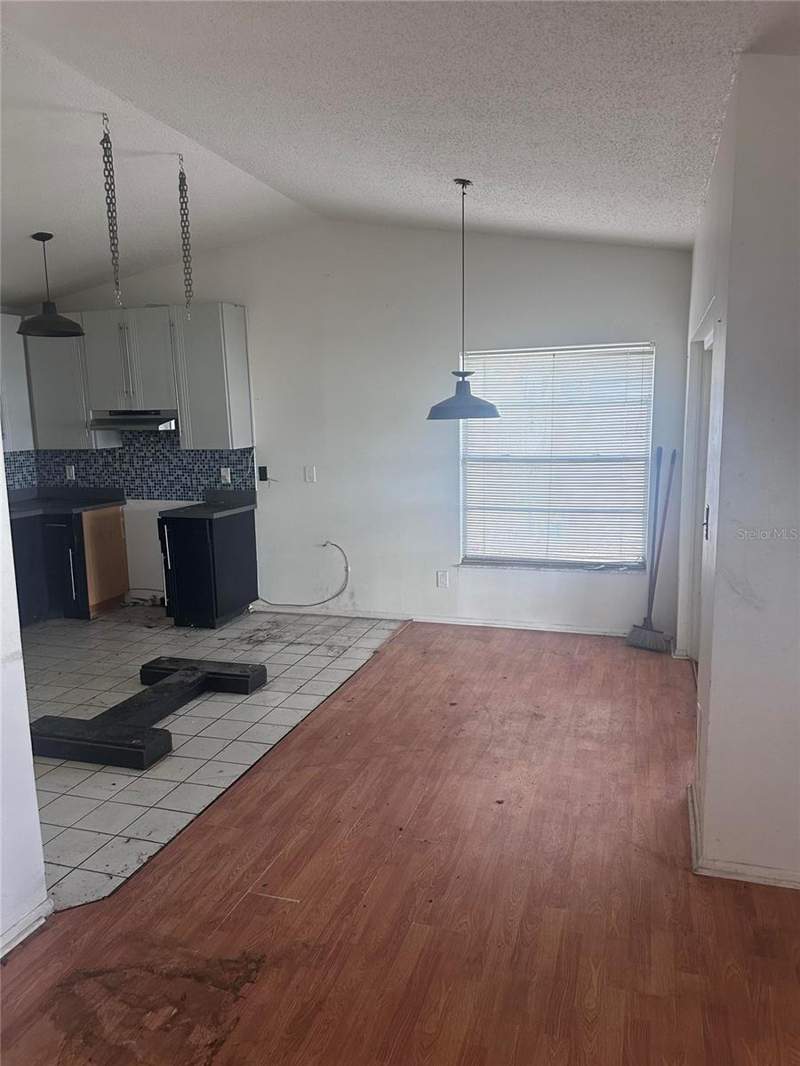 2 bedroom Single Family Residence at 8240 Ravencroft Drive, Wood Lake Ph 1 Unit 4B, Tampa — photo 4