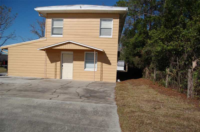 3 bedroom Single Family Residence at 223 County Road 466A, Fruitland Park, Fruitland Park — photo 1