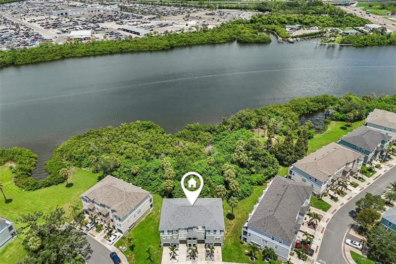 2 bedroom Townhouse at 4864 Tuscan Loon Drive, Palm River Twnhms Ph 1, Tampa — photo 2